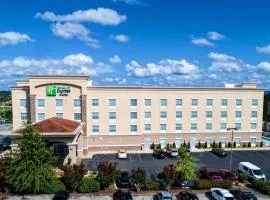 Holiday Inn Express & Suites Cookeville, an IHG Hotel، فندق في كوكفل