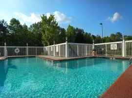 Comfort Suites near Birkdale Village- Huntersville