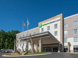 Holiday Inn Express & Suites - Charlotte Airport by IHG
