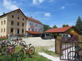 Hotel fotoğraf: Mill House Apartment and Camping