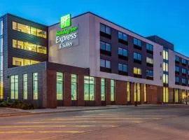 Holiday Inn Express & Suites Platteville by IHG