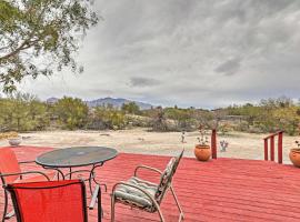 Hotel Photo: Mountain-View Retreat with Modern Interior and Kitchen