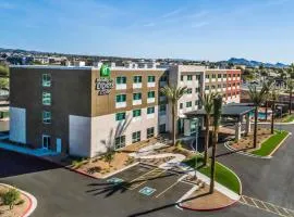 Holiday Inn Express & Suites Lake Havasu - London Bridge, an IHG Hotel, hotel in Lake Havasu City