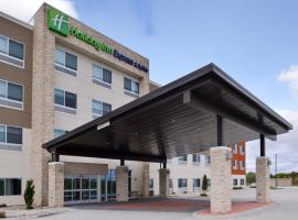 A picture of the hotel: Holiday Inn Express & Suites - Kansas City - Lee's Summit, an IHG Hotel