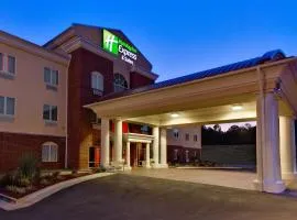 Holiday Inn Express & Suites Malvern by IHG