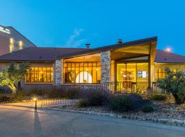 Terre de Provence Hôtel & Spa, ξενοδοχείο σε Le Pontet