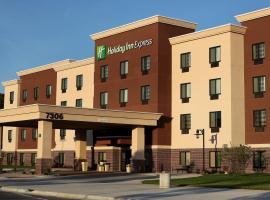 Фотография гостиницы: Holiday Inn Express & Suites Omaha South Ralston Arena, an IHG Hotel