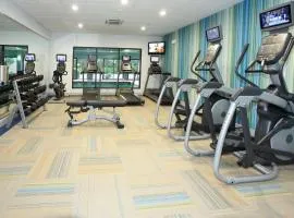 Holiday Inn Express & Suites Newport News by IHG