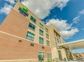 Holiday Inn Express & Suites Okemos - University Area by IHG