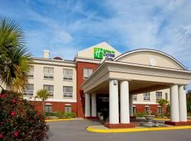 Holiday Inn Express & Suites Quincy I-10 by IHG