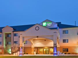 รูปภาพของโรงแรม: Holiday Inn Express Hotel & Suites Lincoln South, an IHG Hotel