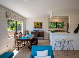 Franks Treehouse - Oneroa Holiday Home, hotell sihtkohas Oneroa