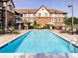 Staybridge Suites Louisville - East, an IHG Hotel, hotell i Louisville