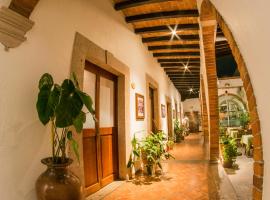 Hotel Mesón de los Remedios, hotel in Morelia