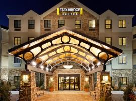 Хотел снимка: Staybridge Suites Dearborn, an IHG Hotel