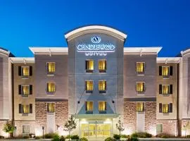 Candlewood Suites - McDonough, an IHG Hotel, מלון במק'דונאף