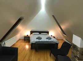Hotel Foto: Doma square Penthouse, in the heart of Old Town