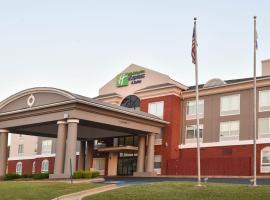 A picture of the hotel: Holiday Inn Express Hotel & Suites Selma, an IHG Hotel