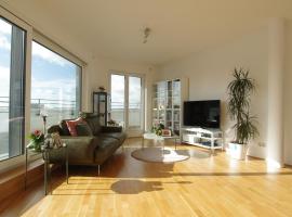 A picture of the hotel: Riedberg 3-Zimmer-Design Apartment Frankfurt /丽德山庄 高级公寓