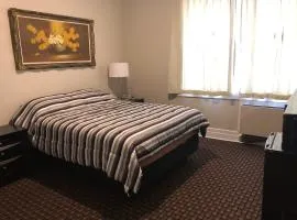 Royal Hotel