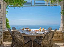 Hotel Photo: Paleopetres Blanche - Private Pool - Sea Views - Nissaki - North East Coast -