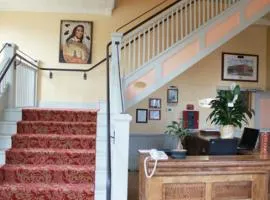 Windsor Hotel & Restaurant