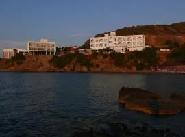 E.J. Pyrgos Bay Hotel
