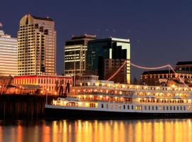 Delta King Hotel, hotel v destinaci Sacramento