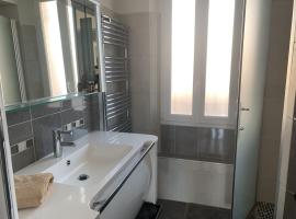 Hotel foto: 2 bedroom apartment in Beausoleil