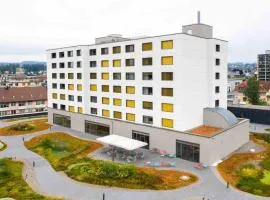 HOTEL illuster - Urban & Local