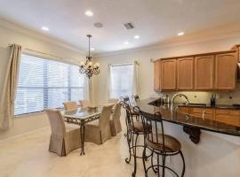 ホテル写真: Grand & Luxurious Davis Island w/pool & elevator!