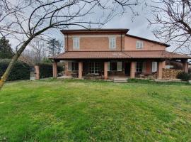 Zdjęcie hotelu: Spacious Villa in Castelferro with Garden