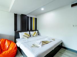 Hotel Photo: Riski Residence Bangbuathong