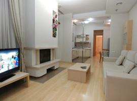 Hotel Photo: Deluxe 2 Bedroom Apartment Near Kreschatyk - 4001