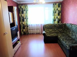 A picture of the hotel: Уютная 1-комнатная квартира в Северном