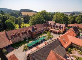 Hotel fotoğraf: Schlosshotel Weyberhöfe