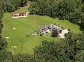 A picture of the hotel: Gite Domaine de la Mésange