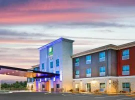 Holiday Inn Express & Suites Junction by IHG