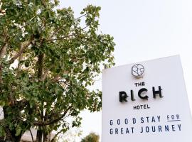 Hotel Photo: The Rich Hotel
