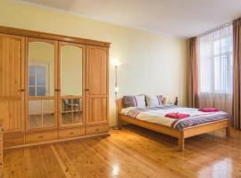 รูปภาพของโรงแรม: Riga Old City - 4 Bedroom Apartment