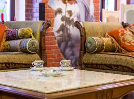 Hotel kuvat: Gorgeous antique apartment in the city centre