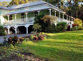 Zdjęcie hotelu: 4 Bedrooms, Hawstead, Brisbane Historic Home