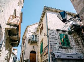 D & Sons Apartments, ξενοδοχείο στο Κότορ