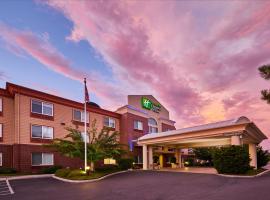 A picture of the hotel: Holiday Inn Express Hotel & Suites Medford-Central Point, an IHG Hotel