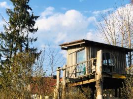 Hotel kuvat: Tranquil Holiday Home in Plattling near Lake with Balcony