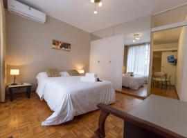 A picture of the hotel: Apartment in Microcentro