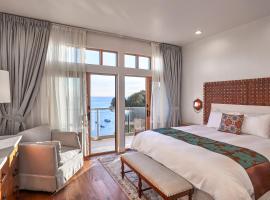 Zane Grey Pueblo Hotel, hotel v destinaci Avalon