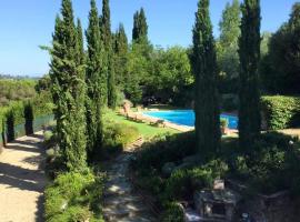 Foto di Hotel: MASSIMO TUSCANY VILLA private KING Room with BATHROOM