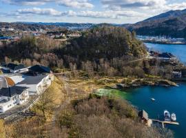 Photo de l’hôtel: Beach Villa 10 min drive from Bergen!