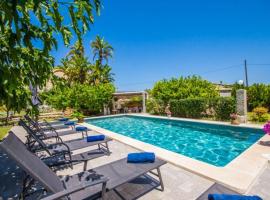 Hotel Photo: Alcudia Holiday Home Sleeps 7 with Pool Air Con and WiFi